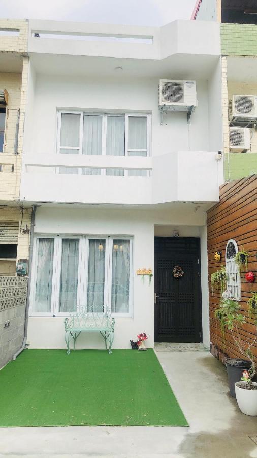 小院子4人至6人包棟民宿 T'ai-tung Extérieur photo